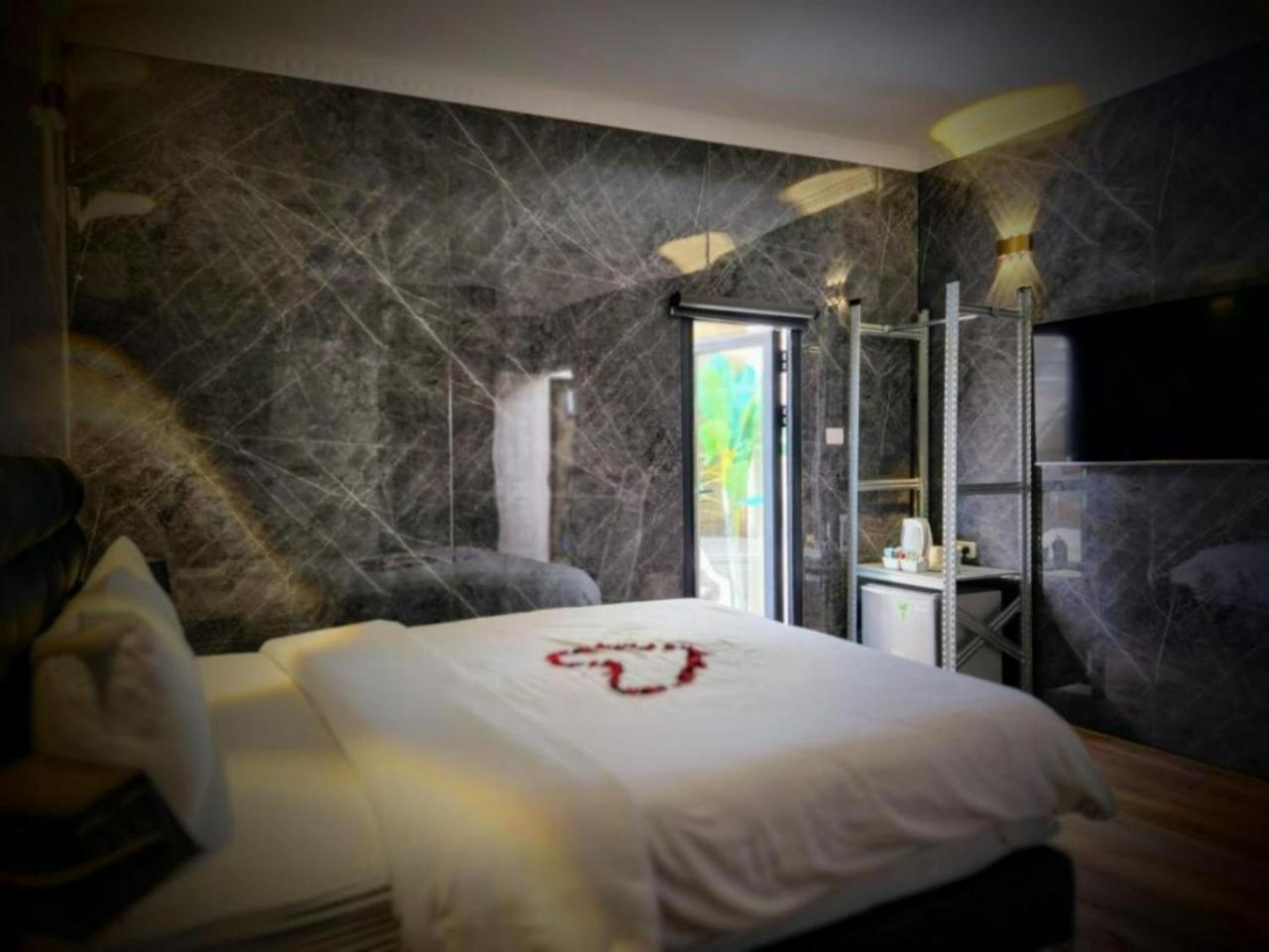 Dream Beach 98 Hotel And Spa Tel Aviv Exterior foto