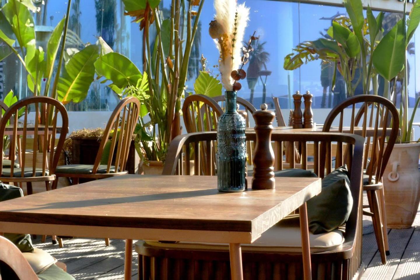 Dream Beach 98 Hotel And Spa Tel Aviv Exterior foto